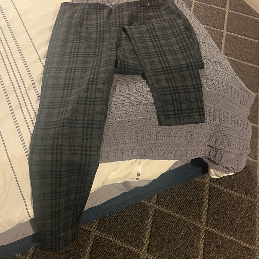 Calvin Klein Plaid Grey and Black Pants (Sz 8)